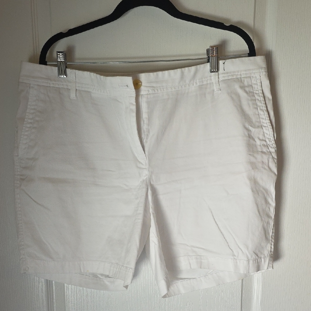 Talbots Relaxed White Chino  Shorts Classic Tailored Design